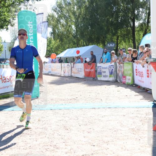 07.09.2025 - 19. Norderstedt Triathlon Zöllner http://msf.ph/oto/8784923 07.09.2025 15:25:11 Ziel 1008 meine-sportfotos.de
