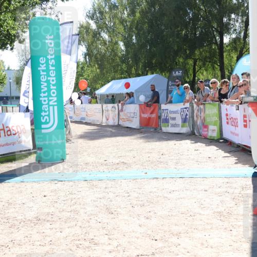07.09.2025 - 19. Norderstedt Triathlon Zöllner http://msf.ph/oto/8784937 07.09.2025 15:25:22 Ziel 1040 meine-sportfotos.de
