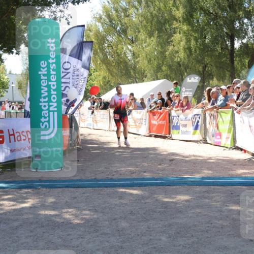 07.09.2025 - 19. Norderstedt Triathlon Zöllner http://msf.ph/oto/8784987 07.09.2025 13:13:05 Ziel 1322 meine-sportfotos.de