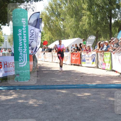 07.09.2025 - 19. Norderstedt Triathlon Zöllner http://msf.ph/oto/8784990 07.09.2025 13:13:06 Ziel 156, 1322 meine-sportfotos.de