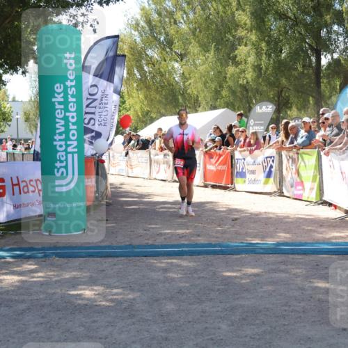 07.09.2025 - 19. Norderstedt Triathlon Zöllner http://msf.ph/oto/8784994 07.09.2025 13:13:06 Ziel 156, 1322 meine-sportfotos.de