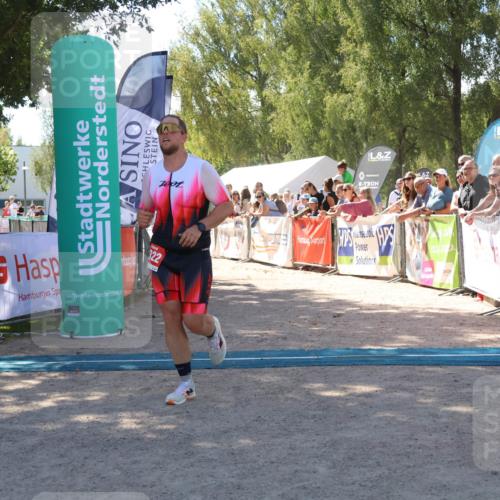 07.09.2025 - 19. Norderstedt Triathlon Zöllner http://msf.ph/oto/8785007 07.09.2025 13:13:08 Ziel 156, 1322 meine-sportfotos.de