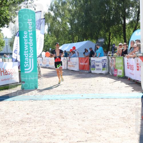 07.09.2025 - 19. Norderstedt Triathlon Zöllner http://msf.ph/oto/8785011 07.09.2025 15:26:19 Ziel 981 meine-sportfotos.de