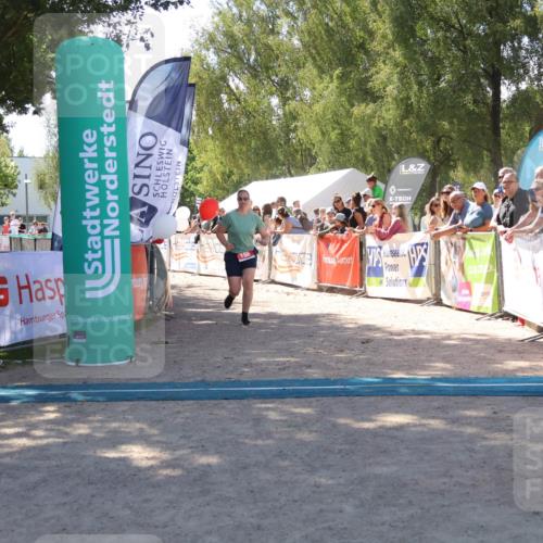 07.09.2025 - 19. Norderstedt Triathlon Zöllner http://msf.ph/oto/8785016 07.09.2025 13:13:09 Ziel 156, 1322 meine-sportfotos.de