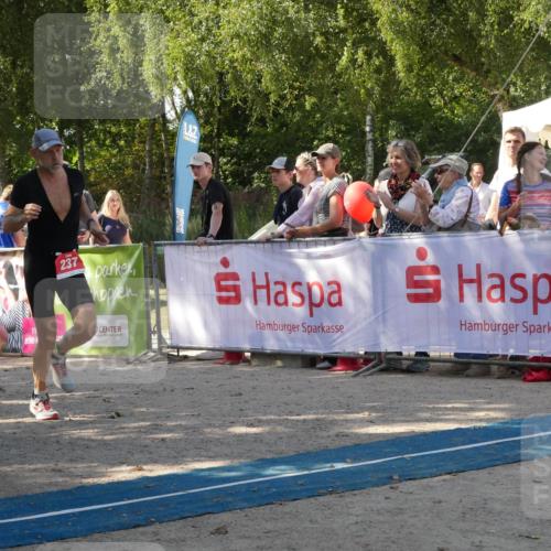 07.09.2025 - 19. Norderstedt Triathlon Zöllner http://msf.ph/oto/8785017 07.09.2025 12:31:44 Ziel 237 meine-sportfotos.de