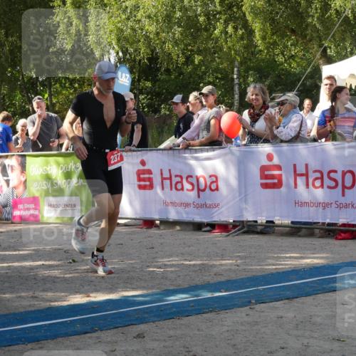 07.09.2025 - 19. Norderstedt Triathlon Zöllner http://msf.ph/oto/8785019 07.09.2025 12:31:44 Ziel 237 meine-sportfotos.de