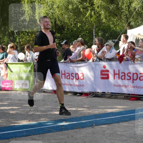 07.09.2025 - 19. Norderstedt Triathlon Zöllner http://msf.ph/oto/8785046 07.09.2025 12:33:41 Ziel 801, 1223 meine-sportfotos.de