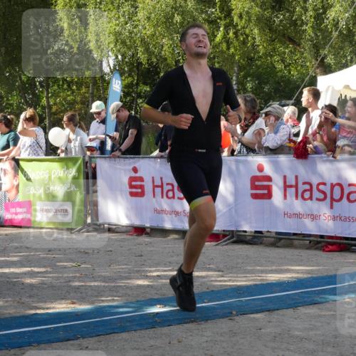 07.09.2025 - 19. Norderstedt Triathlon Zöllner http://msf.ph/oto/8785049 07.09.2025 12:33:41 Ziel 801, 1223 meine-sportfotos.de