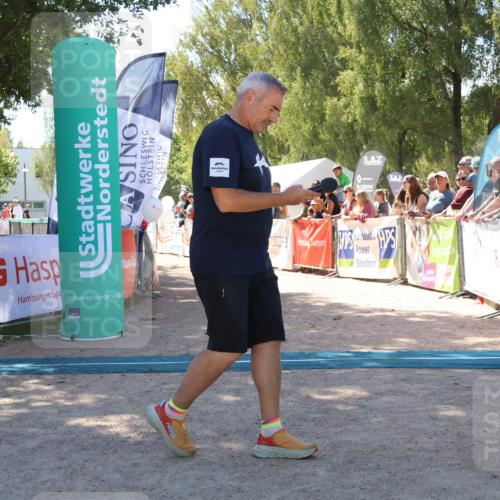 07.09.2025 - 19. Norderstedt Triathlon Zöllner http://msf.ph/oto/8785051 07.09.2025 13:13:36 Ziel 701 meine-sportfotos.de