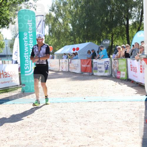 07.09.2025 - 19. Norderstedt Triathlon Zöllner http://msf.ph/oto/8785088 07.09.2025 15:26:52 Ziel 958, 964 meine-sportfotos.de