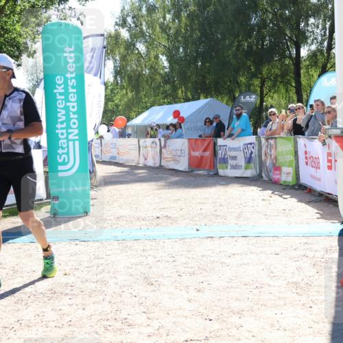 07.09.2025 - 19. Norderstedt Triathlon Zöllner http://msf.ph/oto/8785095 07.09.2025 15:26:53 Ziel 958, 964 meine-sportfotos.de