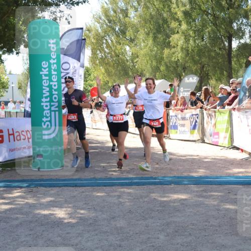07.09.2025 - 19. Norderstedt Triathlon Zöllner http://msf.ph/oto/8785103 07.09.2025 13:14:14 Ziel 139, 302, 780, 1277, 1293 meine-sportfotos.de