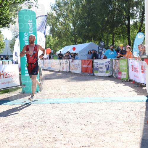 07.09.2025 - 19. Norderstedt Triathlon Zöllner http://msf.ph/oto/8785105 07.09.2025 15:28:17 Ziel 961 meine-sportfotos.de