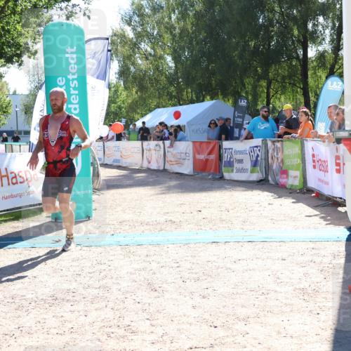 07.09.2025 - 19. Norderstedt Triathlon Zöllner http://msf.ph/oto/8785109 07.09.2025 15:28:17 Ziel 961 meine-sportfotos.de