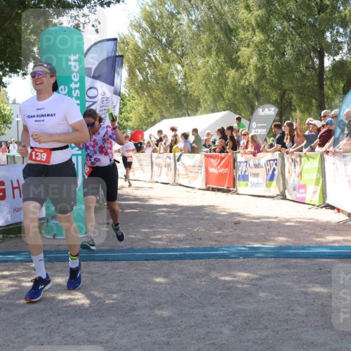 07.09.2025 - 19. Norderstedt Triathlon Zöllner http://msf.ph/oto/8785117 07.09.2025 13:14:16 Ziel 139, 302, 780, 827, 1277, 1293, 1398 meine-sportfotos.de