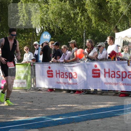 07.09.2025 - 19. Norderstedt Triathlon Zöllner http://msf.ph/oto/8785118 07.09.2025 12:34:21 Ziel 1225 meine-sportfotos.de