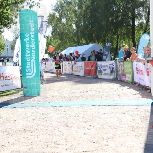 07.09.2025 - 19. Norderstedt Triathlon Zöllner http://msf.ph/oto/8785132 07.09.2025 15:28:27 Ziel 983 meine-sportfotos.de