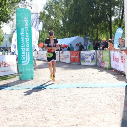 07.09.2025 - 19. Norderstedt Triathlon Zöllner http://msf.ph/oto/8785155 07.09.2025 15:28:29 Ziel 983 meine-sportfotos.de