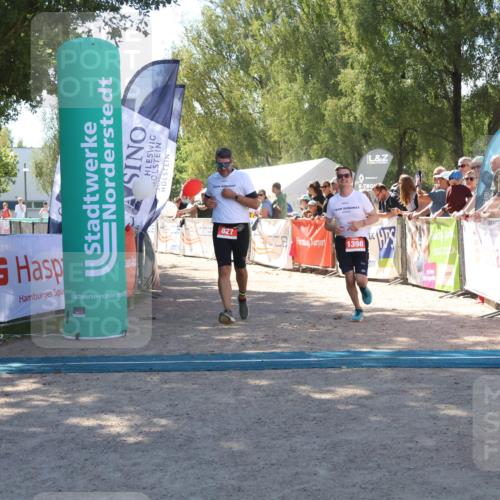 07.09.2025 - 19. Norderstedt Triathlon Zöllner http://msf.ph/oto/8785162 07.09.2025 13:14:20 Ziel 139, 302, 780, 827, 1277, 1293, 1398 meine-sportfotos.de