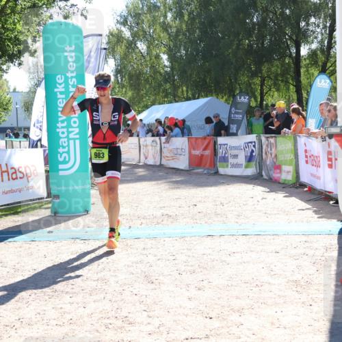 07.09.2025 - 19. Norderstedt Triathlon Zöllner http://msf.ph/oto/8785165 07.09.2025 15:28:30 Ziel 983 meine-sportfotos.de
