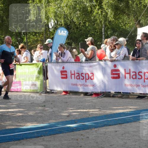 07.09.2025 - 19. Norderstedt Triathlon Zöllner http://msf.ph/oto/8785176 07.09.2025 12:36:42 Ziel 1258, 1319 meine-sportfotos.de