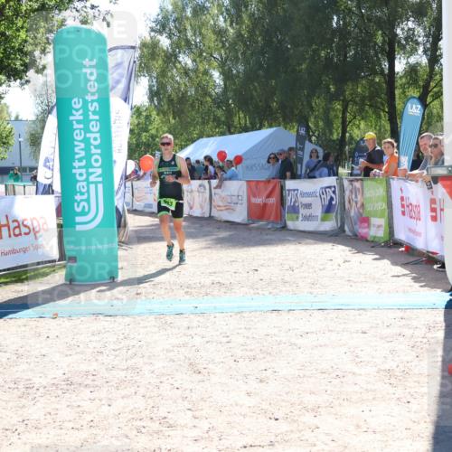 07.09.2025 - 19. Norderstedt Triathlon Zöllner http://msf.ph/oto/8785187 07.09.2025 15:28:35 Ziel 983, 993 meine-sportfotos.de