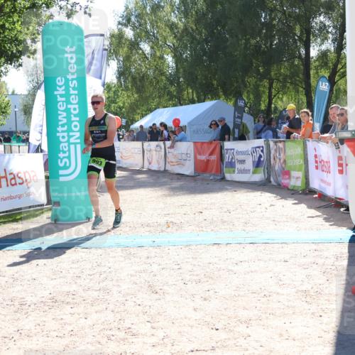 07.09.2025 - 19. Norderstedt Triathlon Zöllner http://msf.ph/oto/8785192 07.09.2025 15:28:36 Ziel 983, 993 meine-sportfotos.de