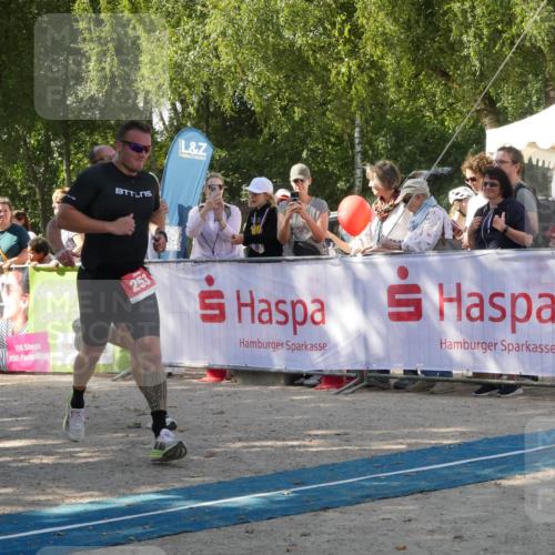 07.09.2025 - 19. Norderstedt Triathlon Zöllner http://msf.ph/oto/8785214 07.09.2025 12:37:37 Ziel 253, 719, 861, 1244 meine-sportfotos.de