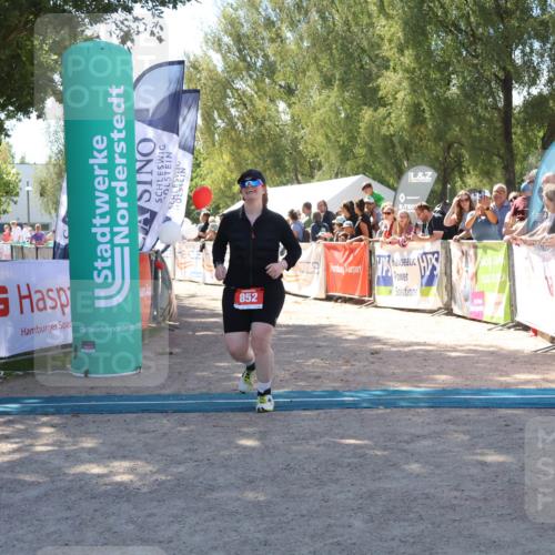 07.09.2025 - 19. Norderstedt Triathlon Zöllner http://msf.ph/oto/8785250 07.09.2025 13:15:07 Ziel 852 meine-sportfotos.de