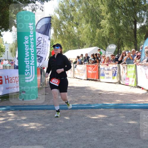 07.09.2025 - 19. Norderstedt Triathlon Zöllner http://msf.ph/oto/8785253 07.09.2025 13:15:08 Ziel 852 meine-sportfotos.de