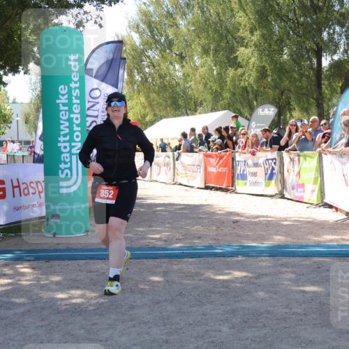 07.09.2025 - 19. Norderstedt Triathlon Zöllner http://msf.ph/oto/8785256 07.09.2025 13:15:08 Ziel 852 meine-sportfotos.de
