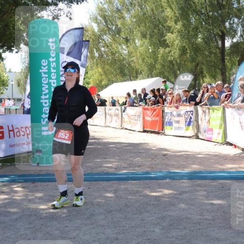 07.09.2025 - 19. Norderstedt Triathlon Zöllner http://msf.ph/oto/8785257 07.09.2025 13:15:08 Ziel 852 meine-sportfotos.de