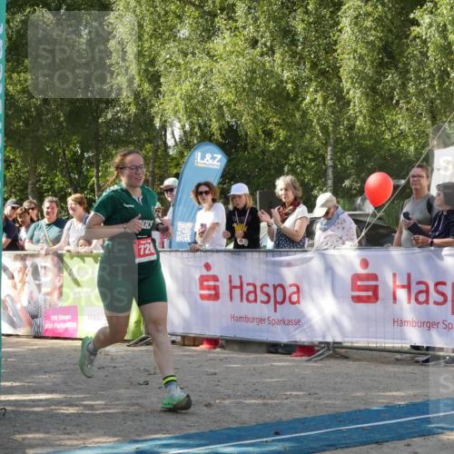 07.09.2025 - 19. Norderstedt Triathlon Zöllner http://msf.ph/oto/8785289 07.09.2025 12:38:58 Ziel 720 meine-sportfotos.de