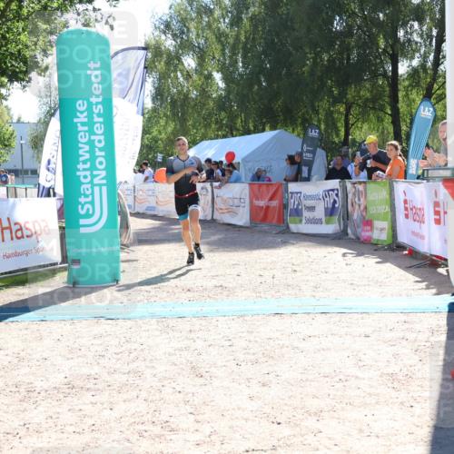 07.09.2025 - 19. Norderstedt Triathlon Zöllner http://msf.ph/oto/8785293 07.09.2025 15:29:25 Ziel 394, 990 meine-sportfotos.de