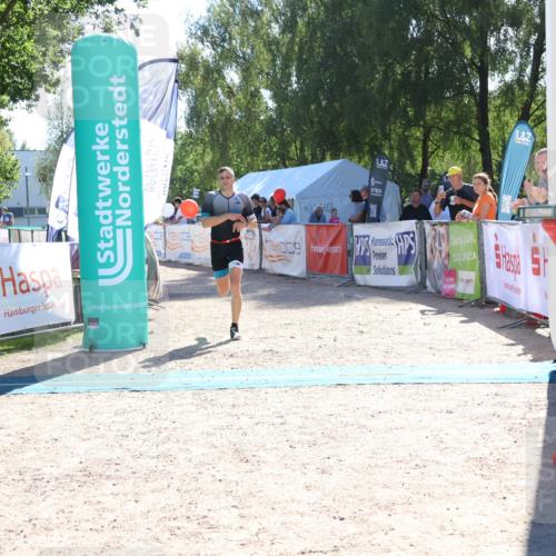 07.09.2025 - 19. Norderstedt Triathlon Zöllner http://msf.ph/oto/8785298 07.09.2025 15:29:25 Ziel 394, 990 meine-sportfotos.de