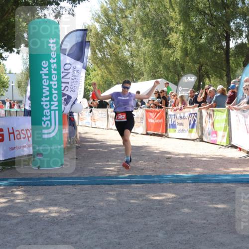 07.09.2025 - 19. Norderstedt Triathlon Zöllner http://msf.ph/oto/8785342 07.09.2025 13:15:21 Ziel 176, 1382 meine-sportfotos.de