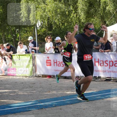 07.09.2025 - 19. Norderstedt Triathlon Zöllner http://msf.ph/oto/8785344 07.09.2025 12:40:18 Ziel 748, 763, 767, 778, 1239 meine-sportfotos.de