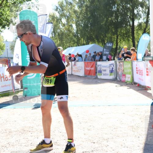 07.09.2025 - 19. Norderstedt Triathlon Zöllner http://msf.ph/oto/8785352 07.09.2025 15:29:40 Ziel 1020, 1027 meine-sportfotos.de
