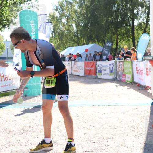 07.09.2025 - 19. Norderstedt Triathlon Zöllner http://msf.ph/oto/8785354 07.09.2025 15:29:41 Ziel 1020, 1027 meine-sportfotos.de