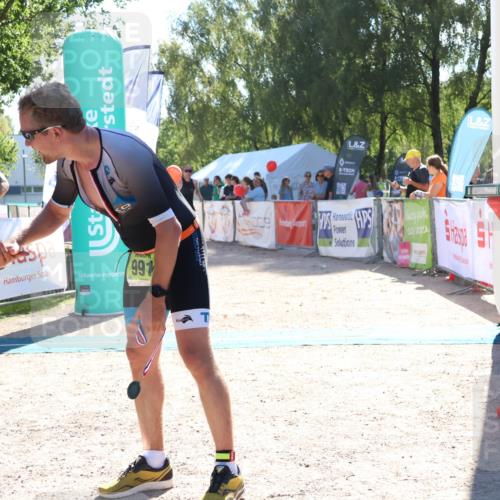 07.09.2025 - 19. Norderstedt Triathlon Zöllner http://msf.ph/oto/8785367 07.09.2025 15:29:42 Ziel 1020, 1027 meine-sportfotos.de
