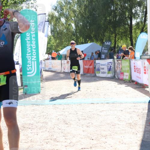 07.09.2025 - 19. Norderstedt Triathlon Zöllner http://msf.ph/oto/8785385 07.09.2025 15:29:44 Ziel 1020, 1027 meine-sportfotos.de