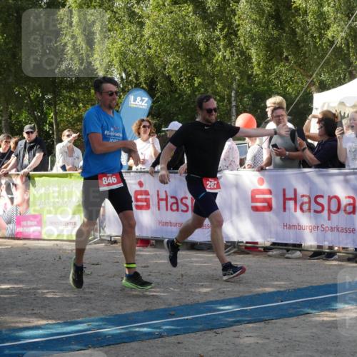 07.09.2025 - 19. Norderstedt Triathlon Zöllner http://msf.ph/oto/8785412 07.09.2025 12:42:04 Ziel 164, 287, 823, 846 meine-sportfotos.de