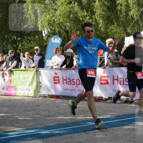 07.09.2025 - 19. Norderstedt Triathlon Zöllner http://msf.ph/oto/8785415 07.09.2025 12:42:04 Ziel 164, 287, 823, 846 meine-sportfotos.de