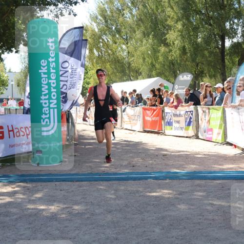 07.09.2025 - 19. Norderstedt Triathlon Zöllner http://msf.ph/oto/8785426 07.09.2025 13:16:03 Ziel 236, 1297 meine-sportfotos.de