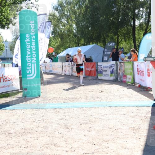 07.09.2025 - 19. Norderstedt Triathlon Zöllner http://msf.ph/oto/8785440 07.09.2025 15:30:35 Ziel 422 meine-sportfotos.de