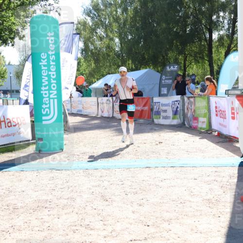 07.09.2025 - 19. Norderstedt Triathlon Zöllner http://msf.ph/oto/8785447 07.09.2025 15:30:36 Ziel 422 meine-sportfotos.de