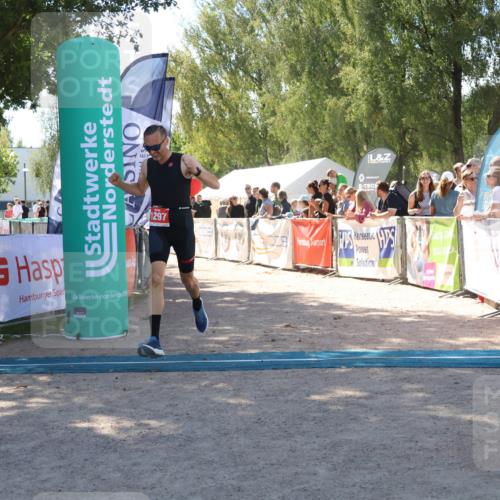 07.09.2025 - 19. Norderstedt Triathlon Zöllner http://msf.ph/oto/8785448 07.09.2025 13:16:05 Ziel 236, 1297 meine-sportfotos.de