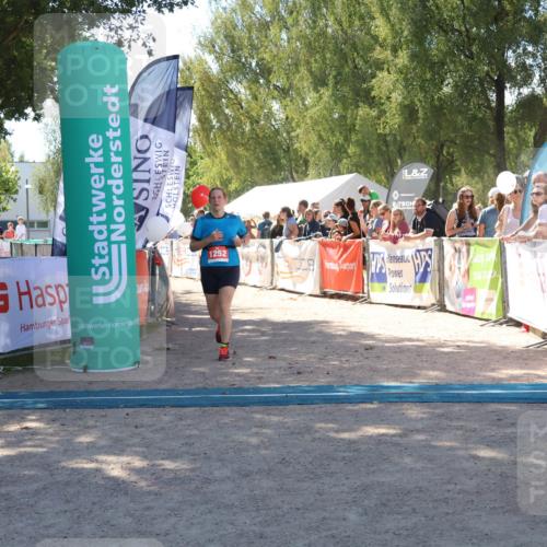 07.09.2025 - 19. Norderstedt Triathlon Zöllner http://msf.ph/oto/8785453 07.09.2025 13:16:11 Ziel 1252, 1297 meine-sportfotos.de