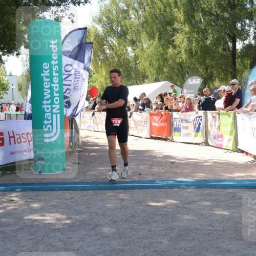 07.09.2025 - 19. Norderstedt Triathlon Zöllner http://msf.ph/oto/8785482 07.09.2025 13:16:37 Ziel 739 meine-sportfotos.de