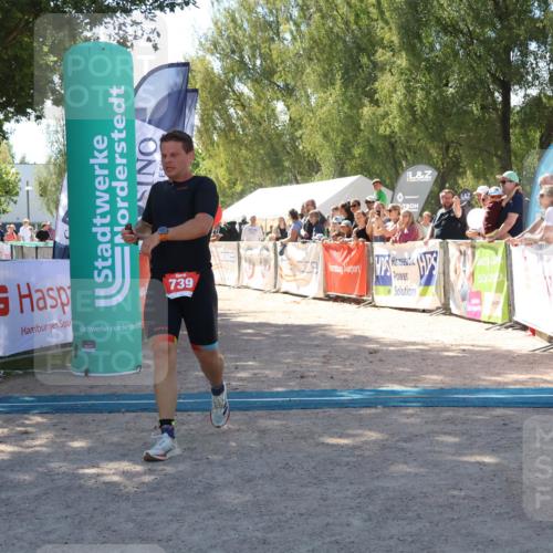 07.09.2025 - 19. Norderstedt Triathlon Zöllner http://msf.ph/oto/8785491 07.09.2025 13:16:37 Ziel 739 meine-sportfotos.de